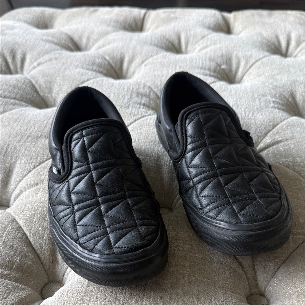 Karl Lagerfeld Vans Women’s 6 Black Quilted Loafers